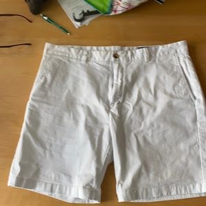 Men’s Vineyard Vines shorts